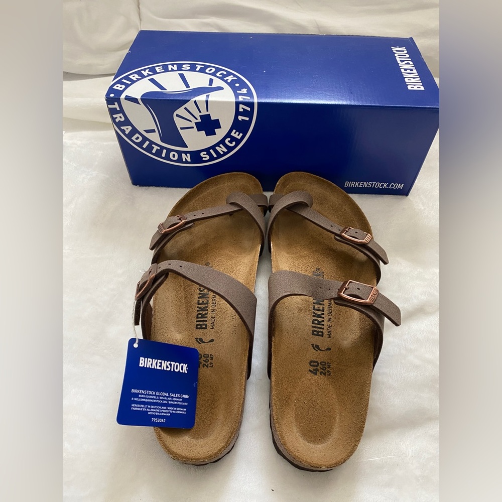 New in box Birkenstock mocca Mayari sandals